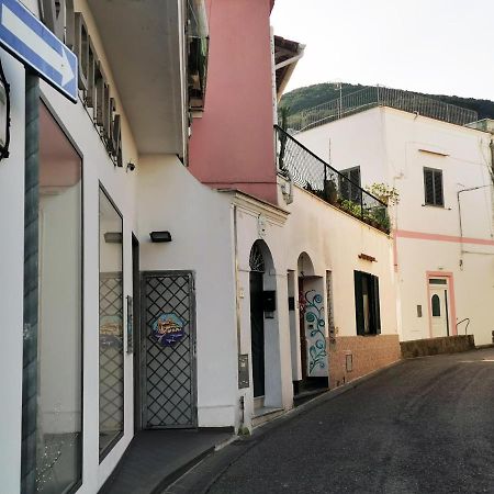 La Casetta Al Porto Ischia Bagian luar foto